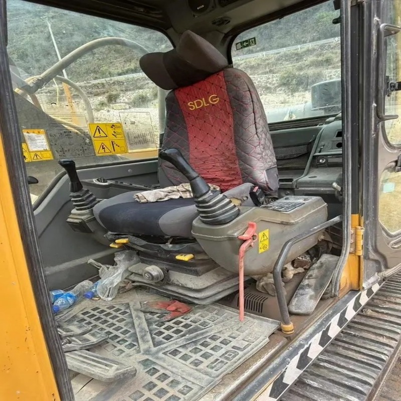 8.500 horas 2017 Shandong Lingong E6225F