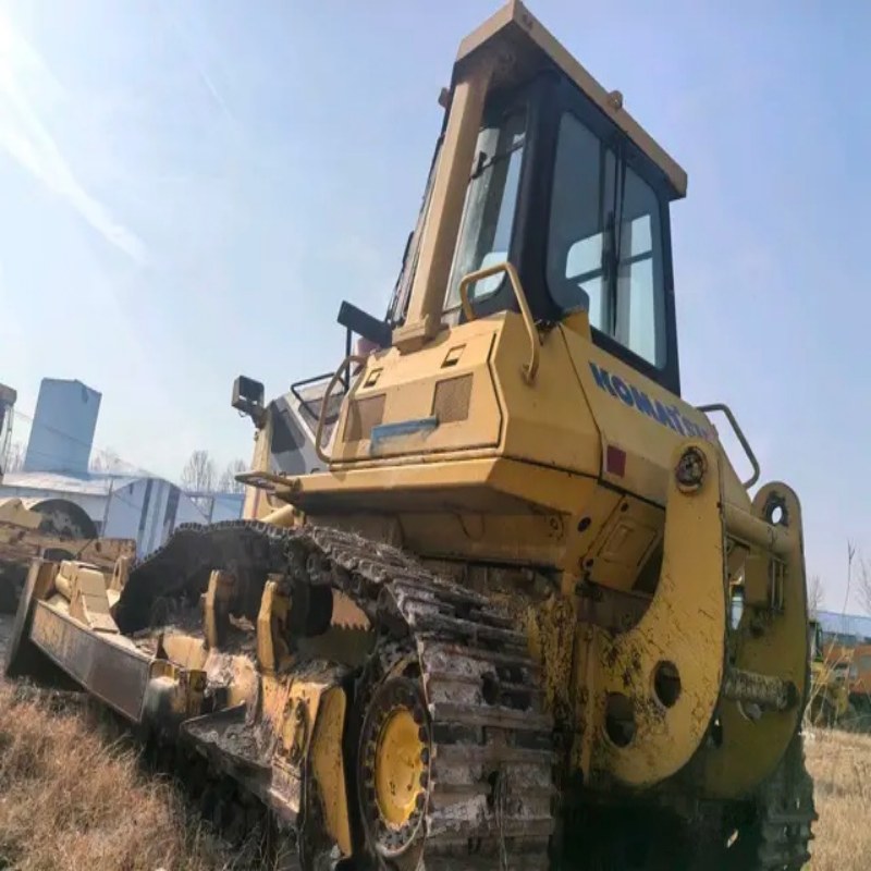 Продается бульдозер Komatsu D65E-12.