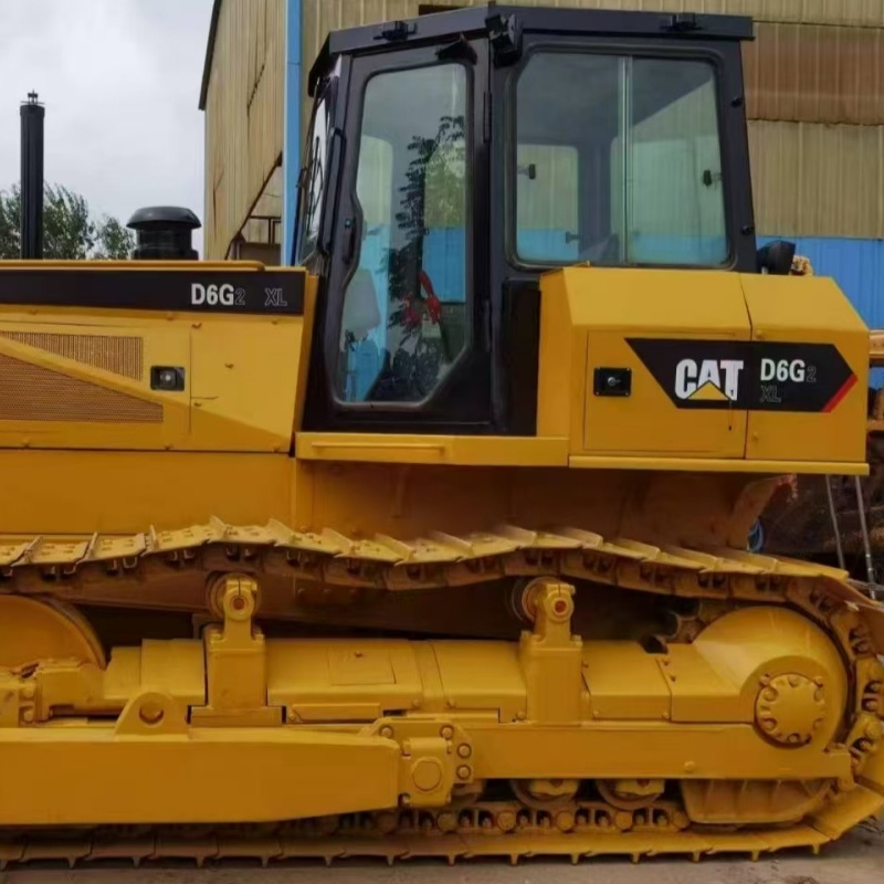 Trator de rastos Caterpillar D6 usado com 600 horas