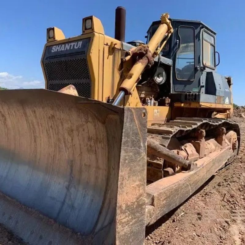Bulldozer Shantui SD32 : solution de terrassement robuste