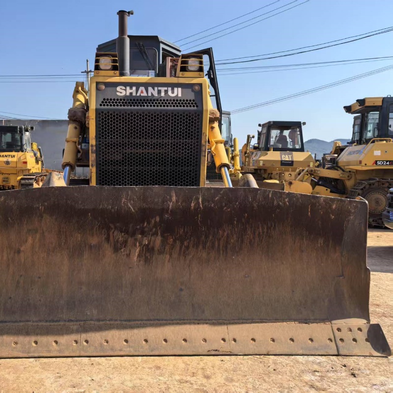 Trator de rastos usado com 10 anos com 270.0 horas