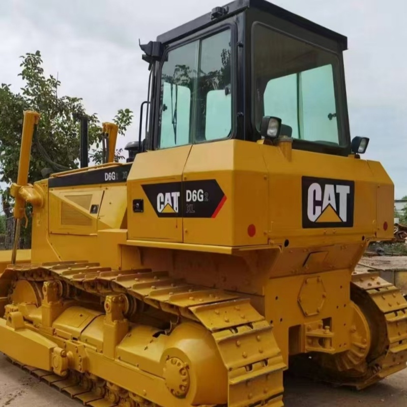 Trator de rastos Caterpillar D6 usado com 600 horas