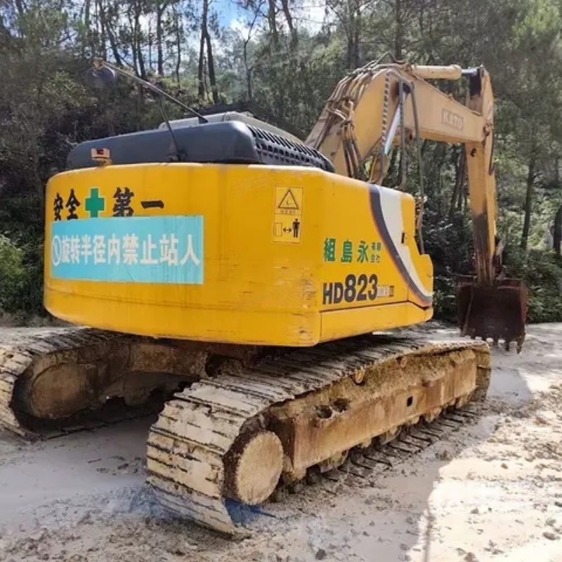 2010 Kato HD823MRIII Excavator 10000 Jam