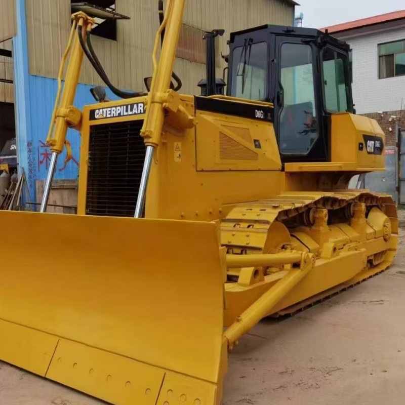 Trator de rastos Caterpillar D6 usado com 600 horas