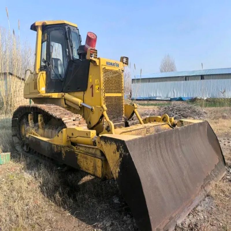 Продается бульдозер Komatsu D65E-12.