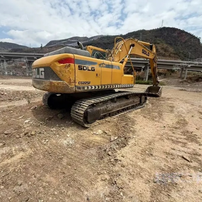 8.500 horas 2017 Shandong Lingong E6225F