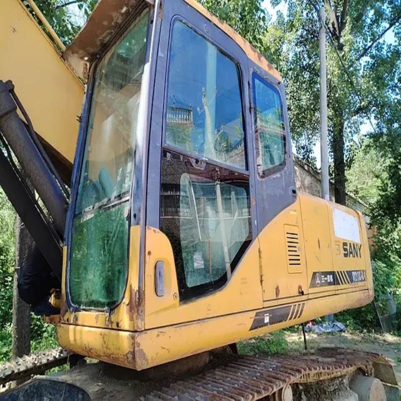 Escavadora Sany SY215C – Parceiro de Trabalho Africano Confiável