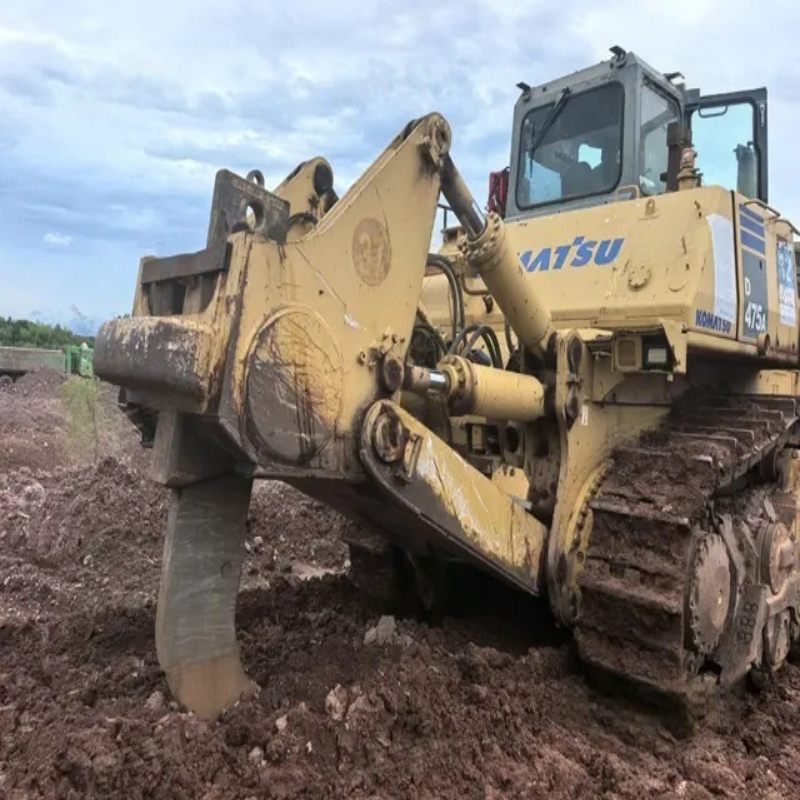 جرافة كوماتسو D475A-5 مُجددة موديل 2010