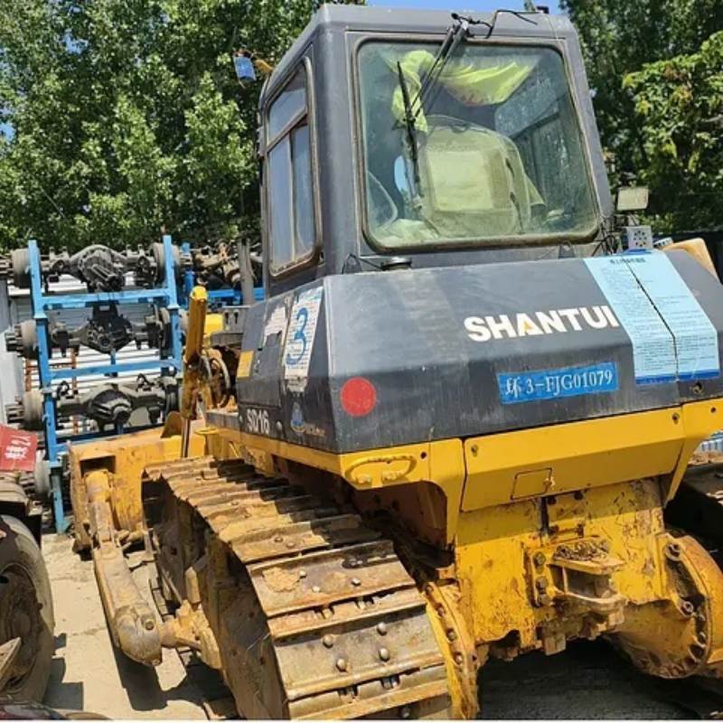 Trator Shantui SD16 com desempenho fiável e comprovado