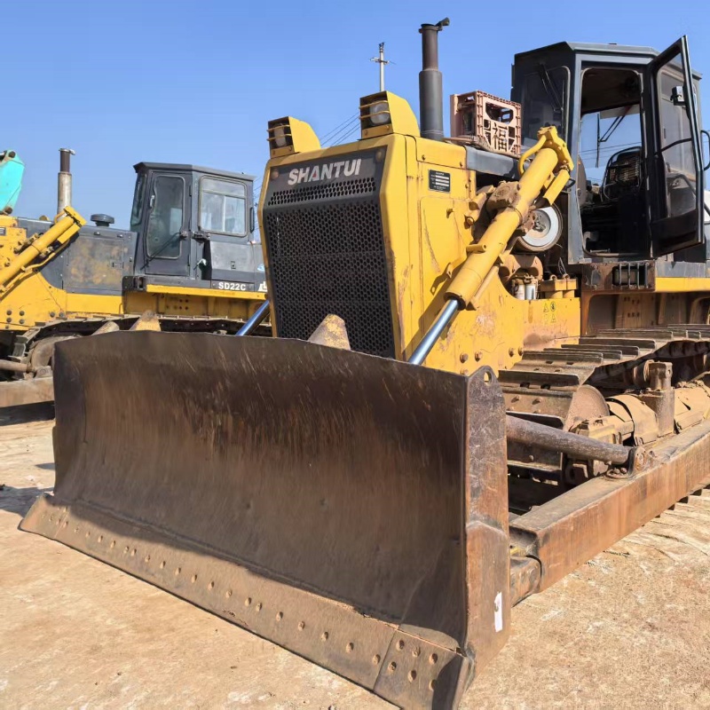 Trator de rastos usado com 10 anos com 270.0 horas