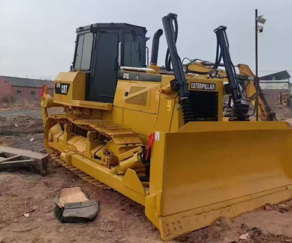 Trator de rastos Caterpillar D7G usado: uma escolha fiável