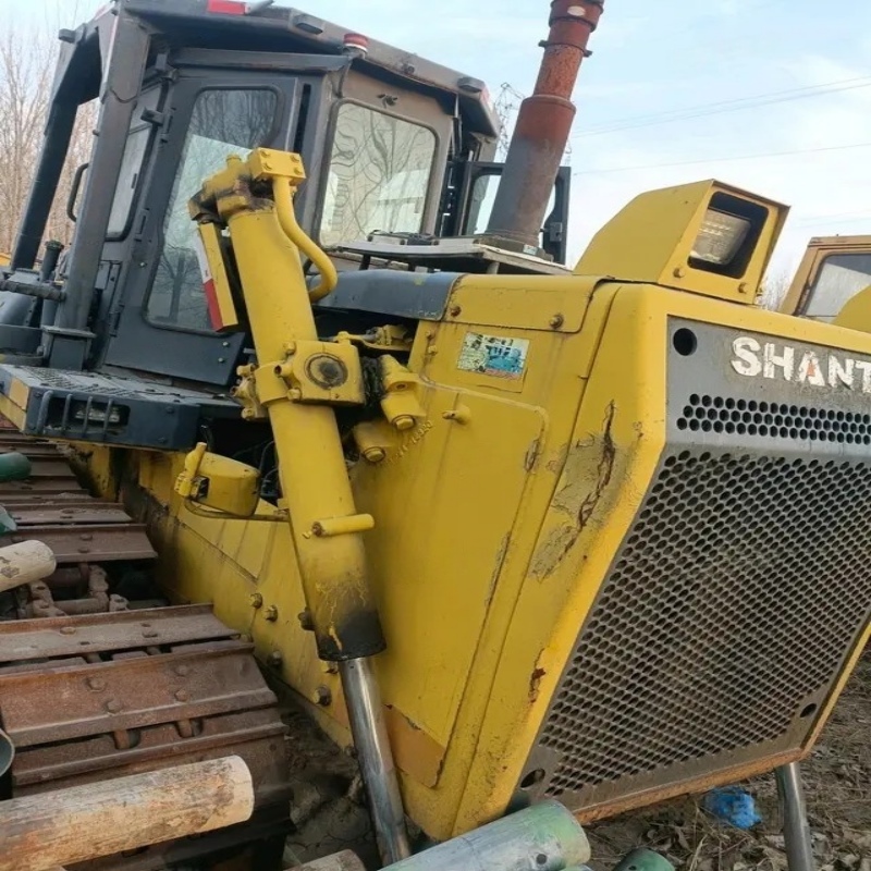 Tratores SHANTUI SD22 para limpeza de terrenos com baixa carga horária