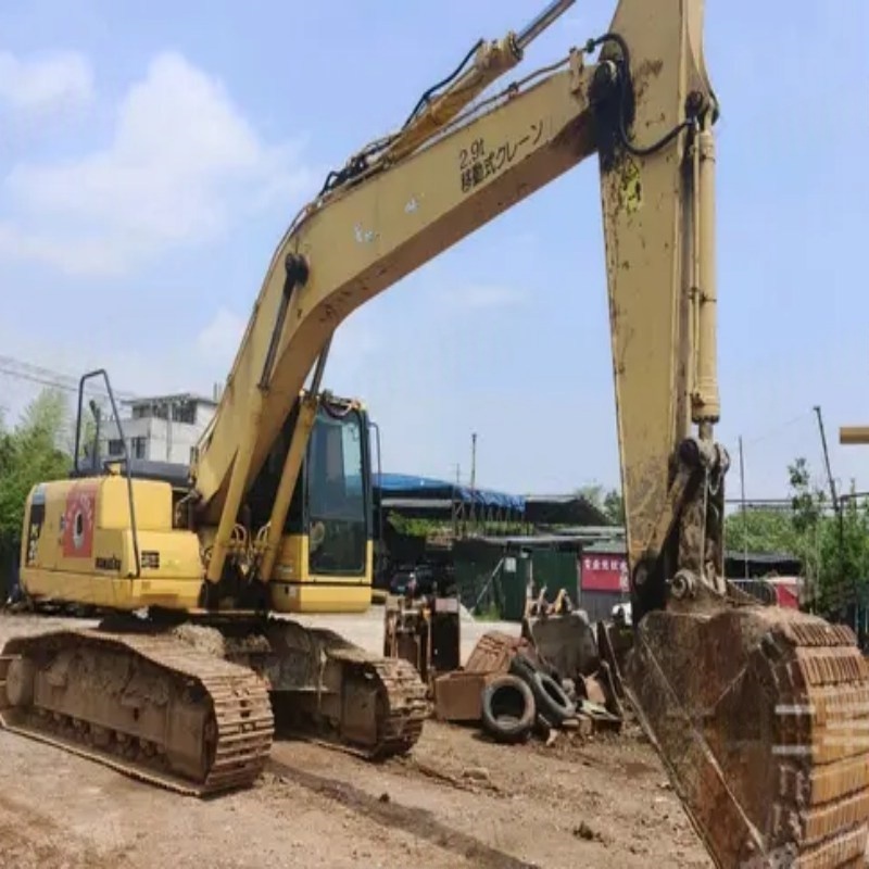Escavadora Komatsu PC200-8N1 usada