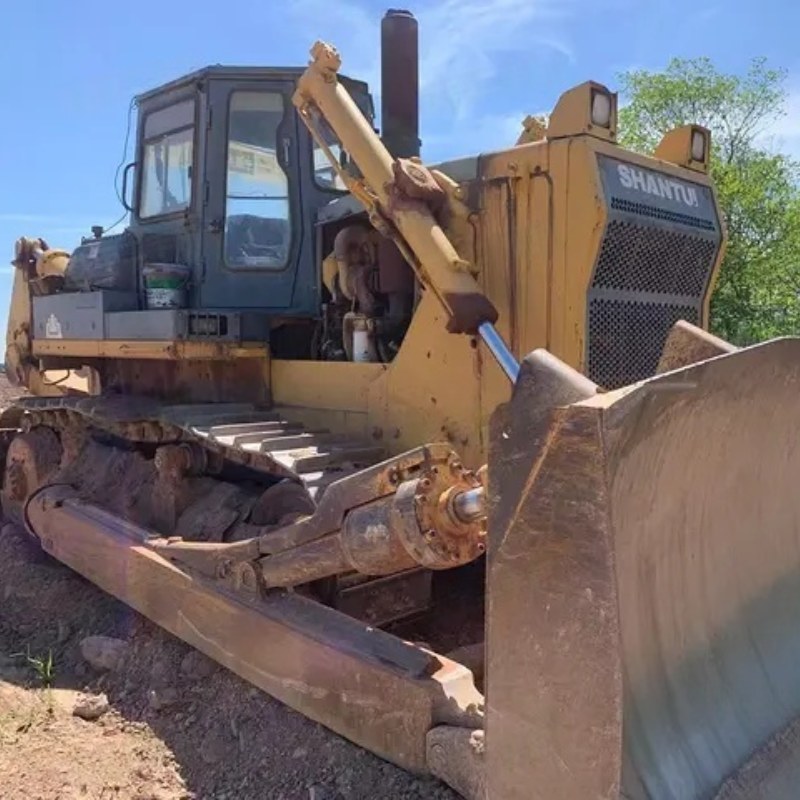 Bulldozer Shantui SD32 : solution de terrassement robuste