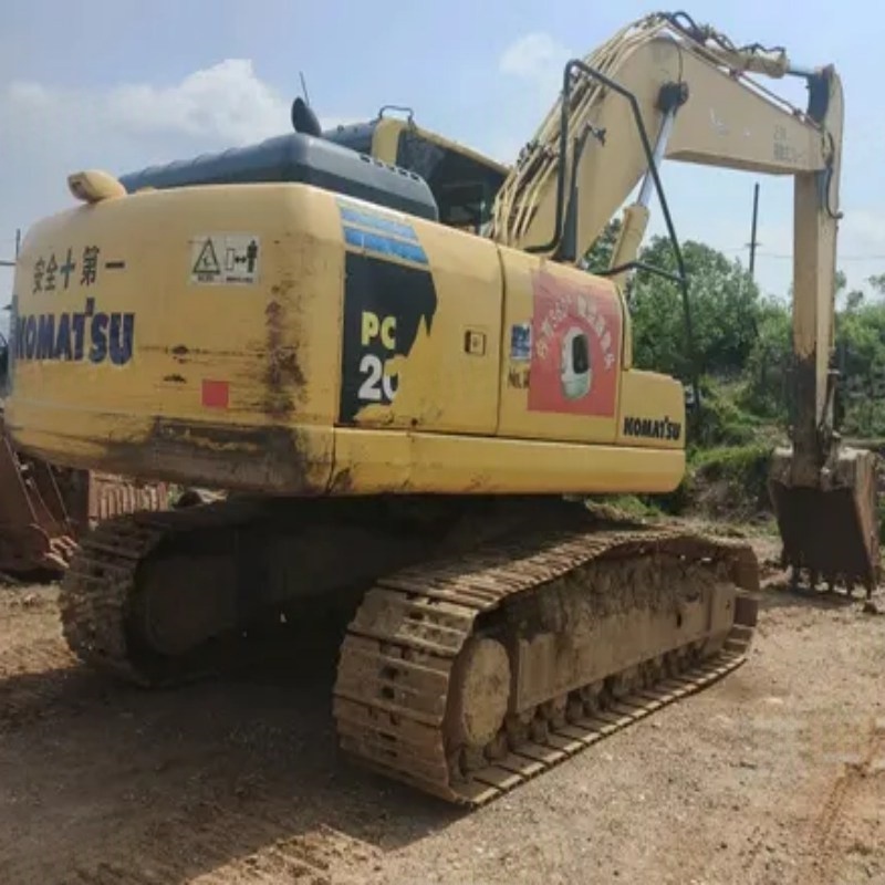 Escavadora Komatsu PC200-8N1 usada