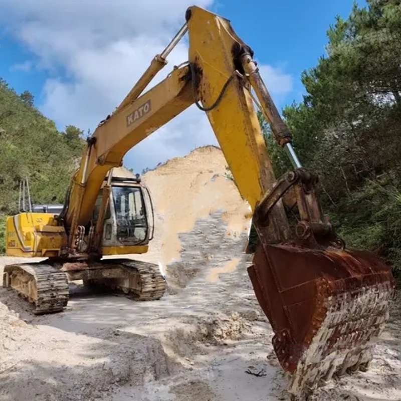 2010 Kato HD823MRIII Excavator 10000 Jam