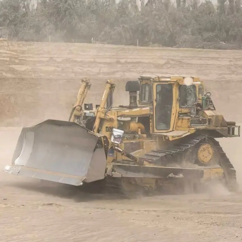 1990 Caterpillar D8R Dozer – Africa-Proven Heavy Lifter